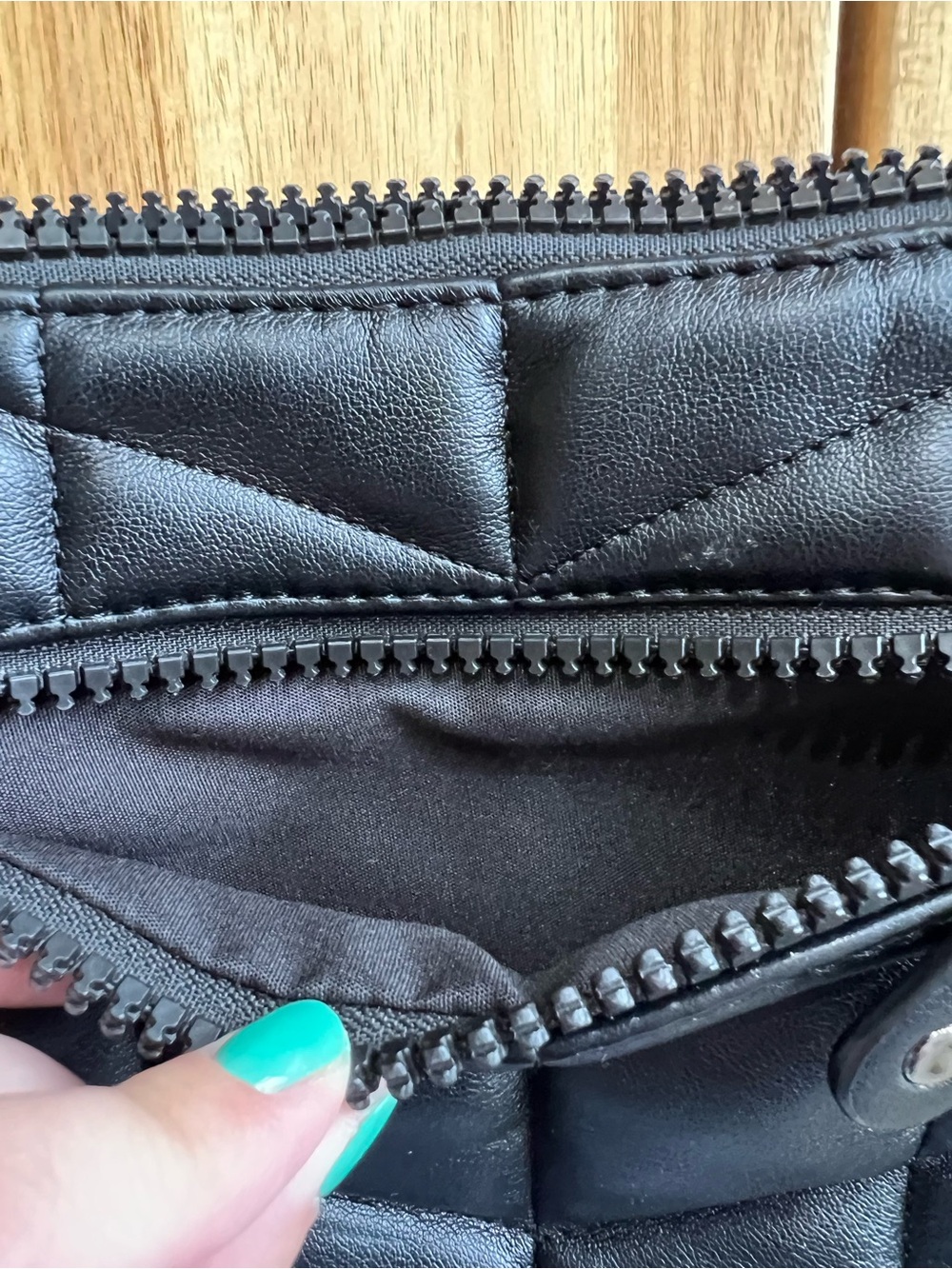 Sondra Roberts Squared Black Quilted Crossbody Bag Puffer Style - Picture 2 of 8